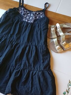 Black Dress With Sandals